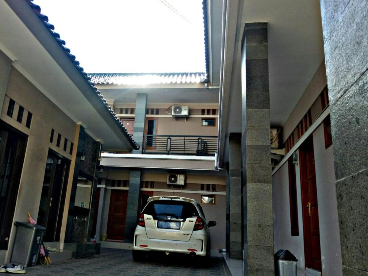 Wisma Andali Syariah Near Rsud Cideres Majalengka Exteriör bild